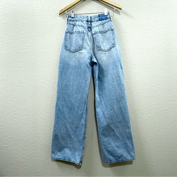 Hollister Ultra High-Rise Baggy Jeans - Picture 8 of 9